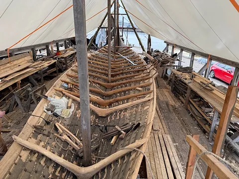 Replikabåt under konstruksjon